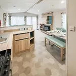 York House 홀리데이파크 *